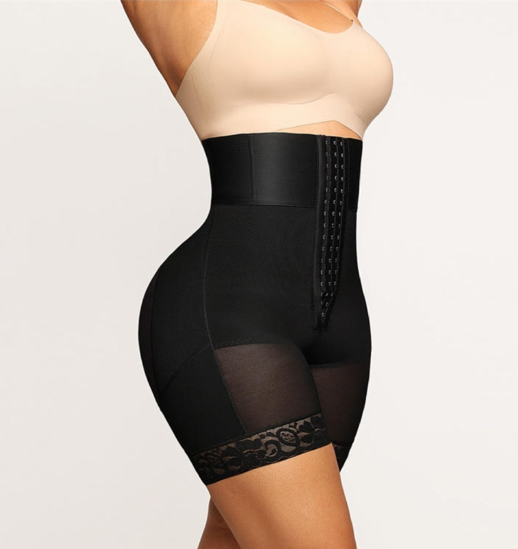 High-waisted double compression shorts